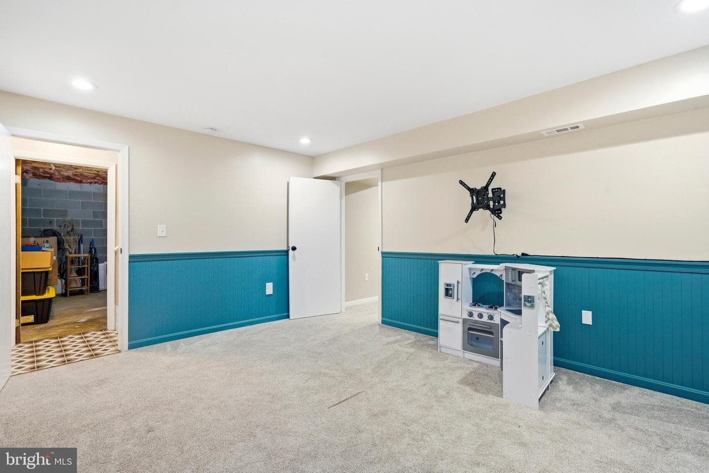 11 Tracys Lane photo 56