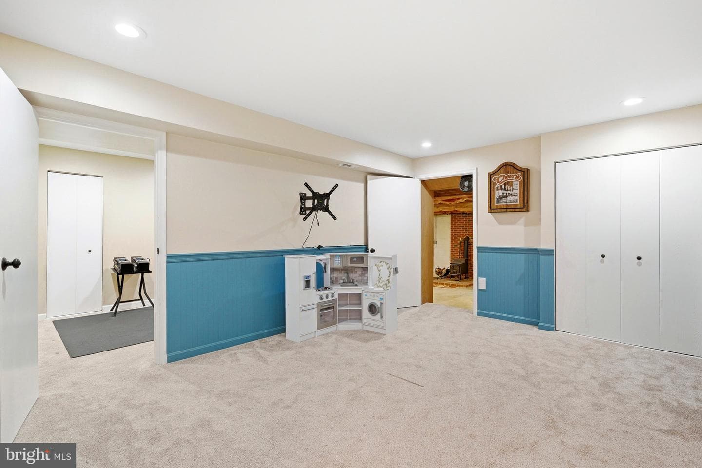 11 Tracys Lane photo 57