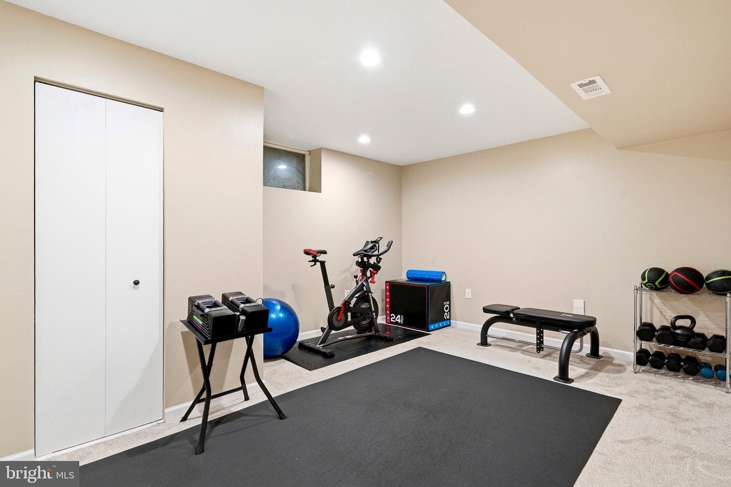 11 Tracys Lane photo 59