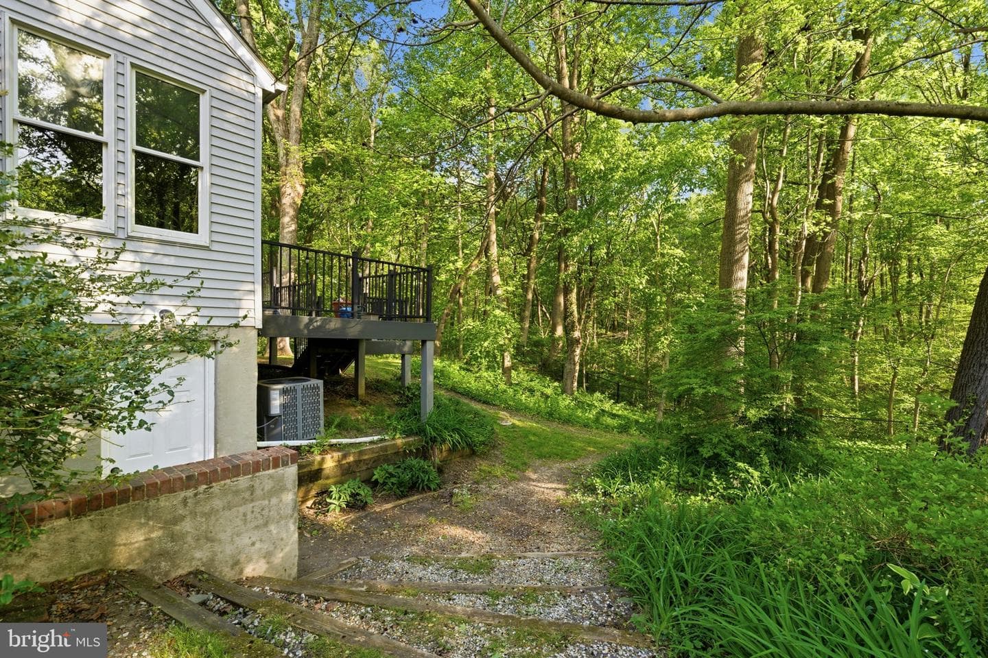 11 Tracys Lane photo 60