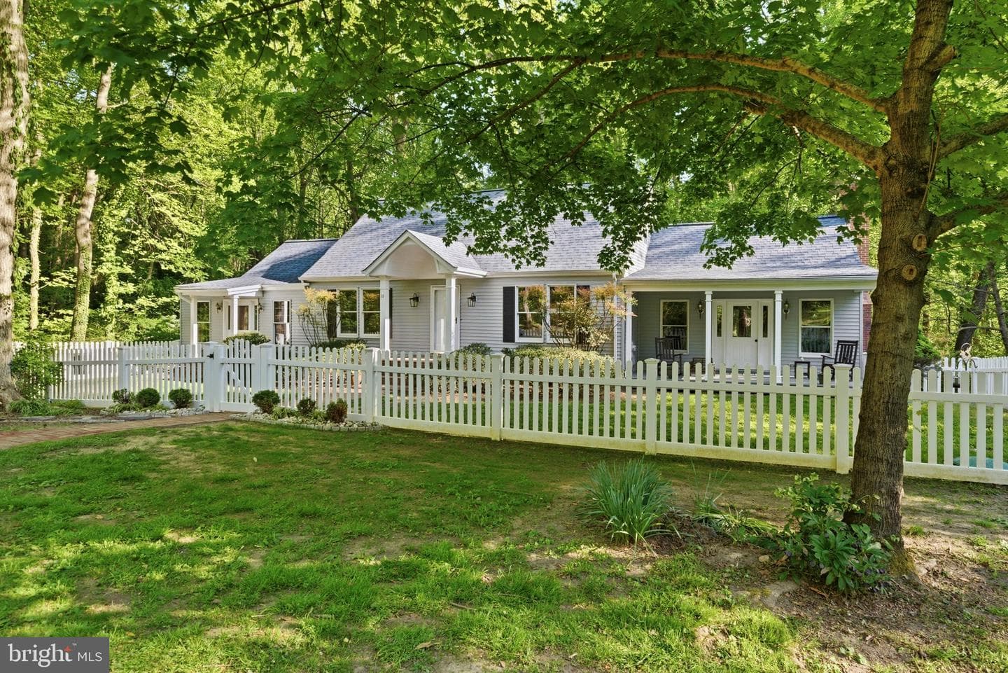 11 Tracys Lane photo 64