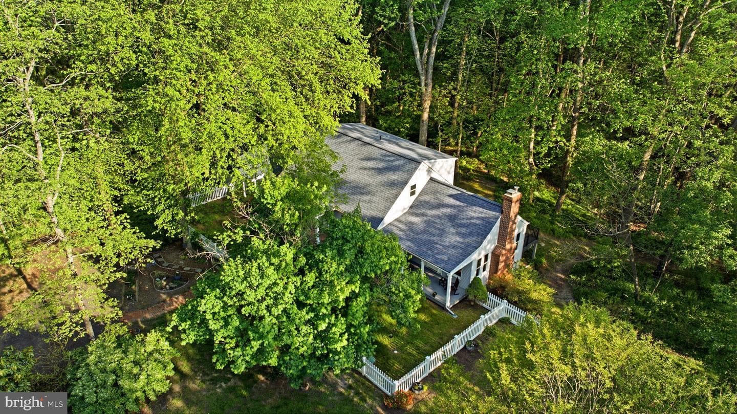 11 Tracys Lane photo 84