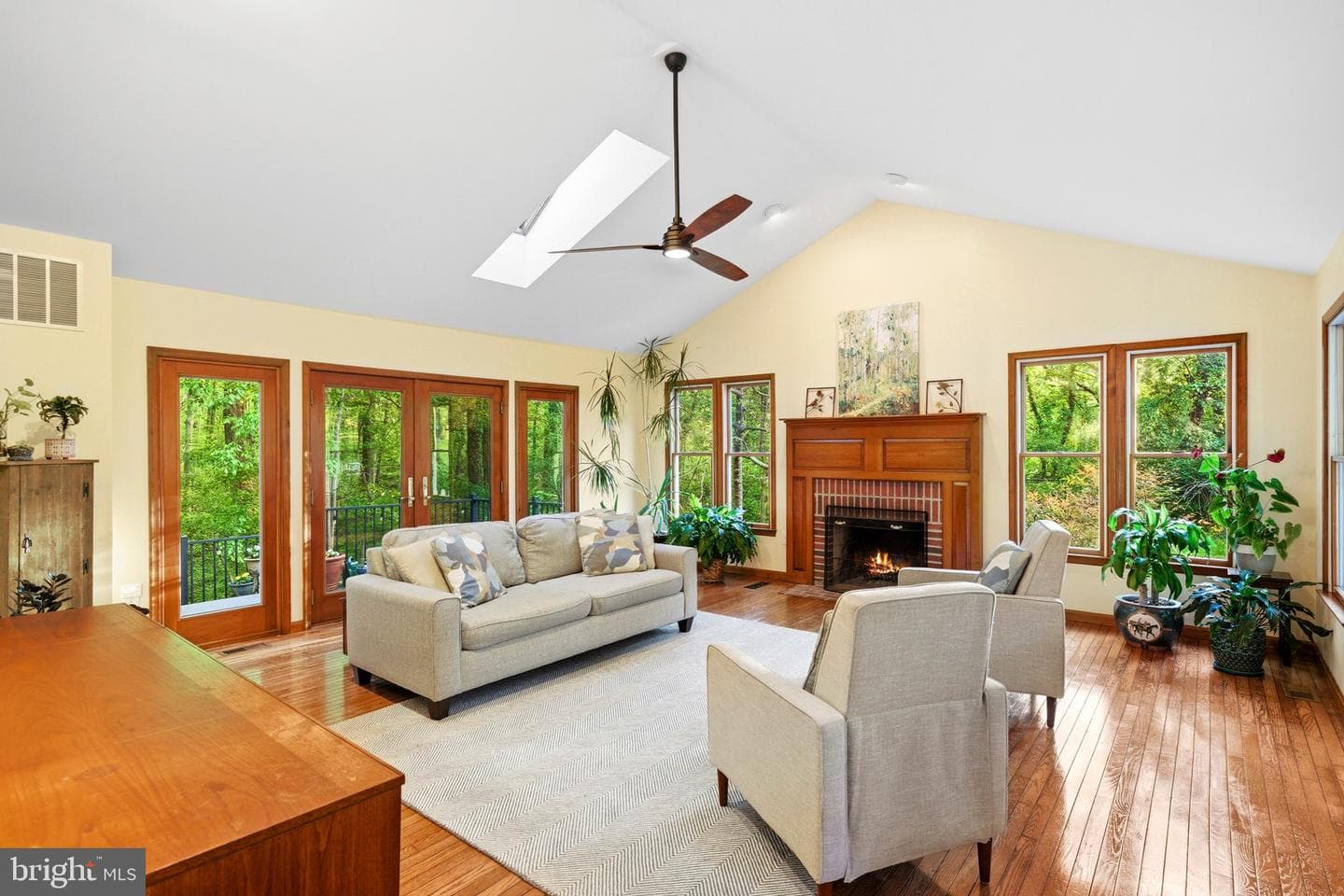 11 Tracys Lane photo 9