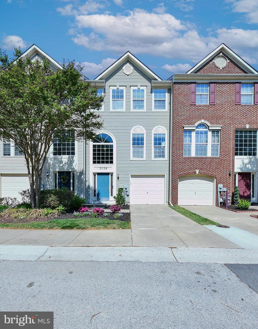 3138 Galaxy Way photo 2