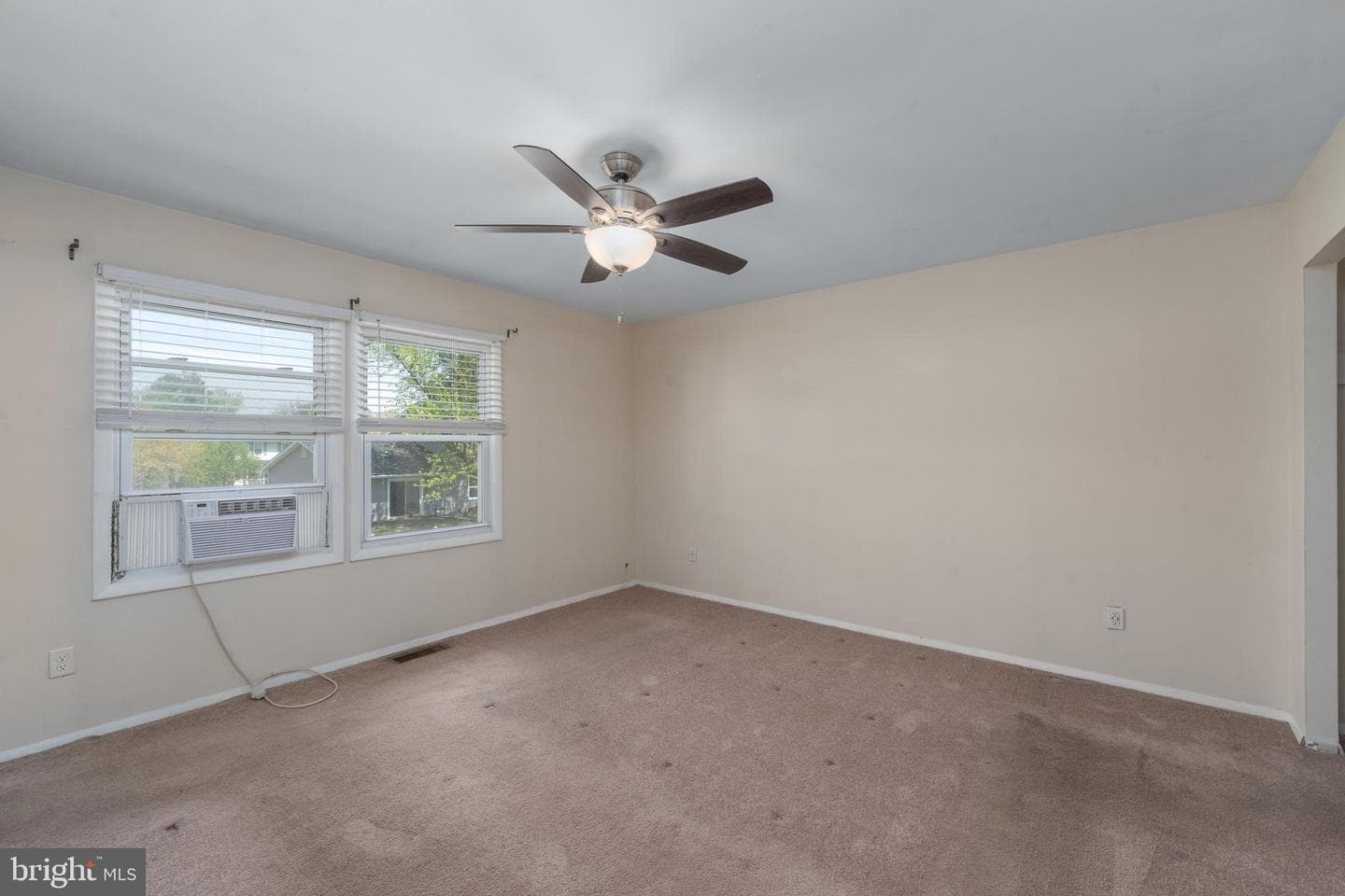 1908 Champlain Drive photo 21