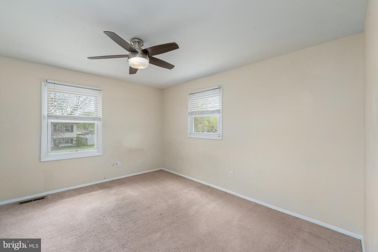 1908 Champlain Drive photo 23