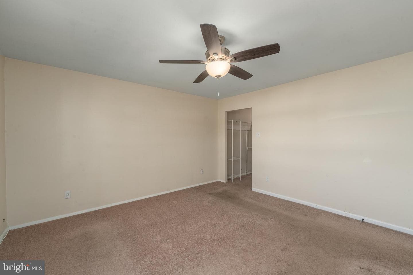 1908 Champlain Drive photo 27