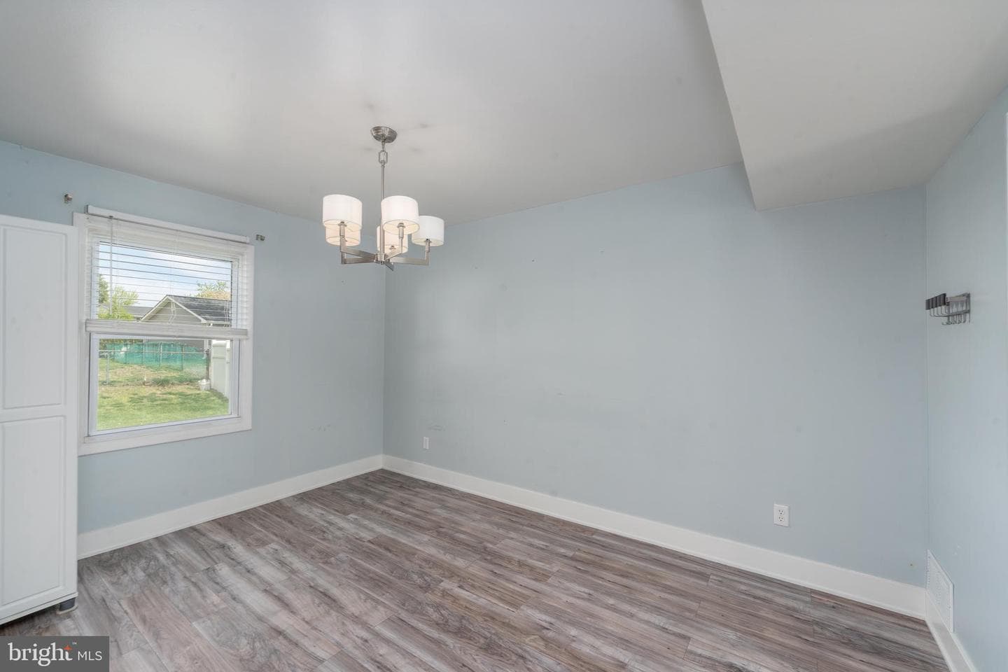 1908 Champlain Drive photo 6