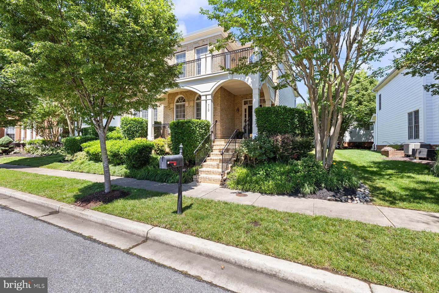 710 Drake Way photo 2