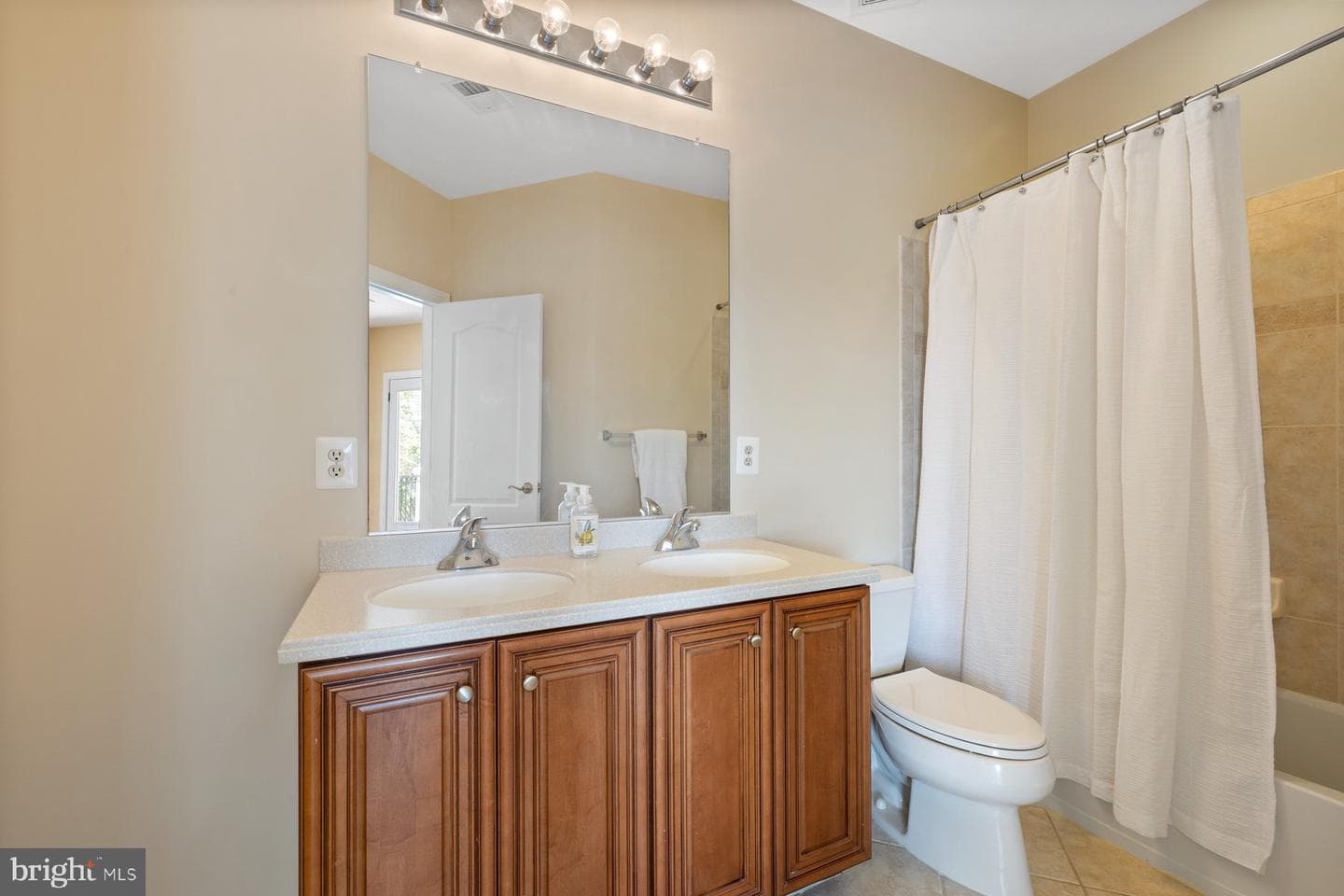 710 Drake Way photo 34