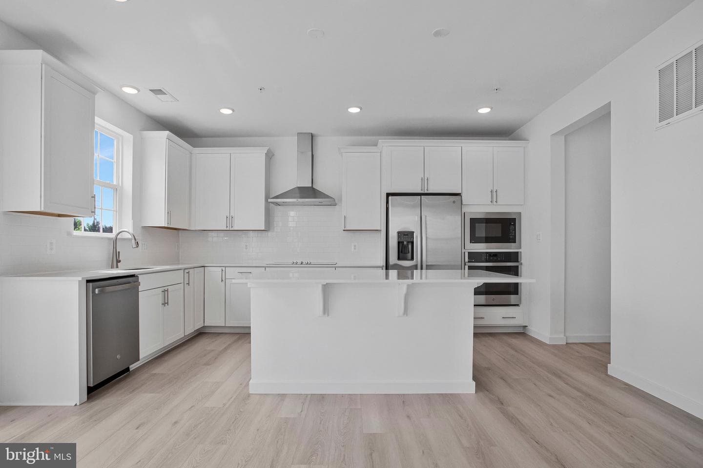 5723 Howard Drive photo 20