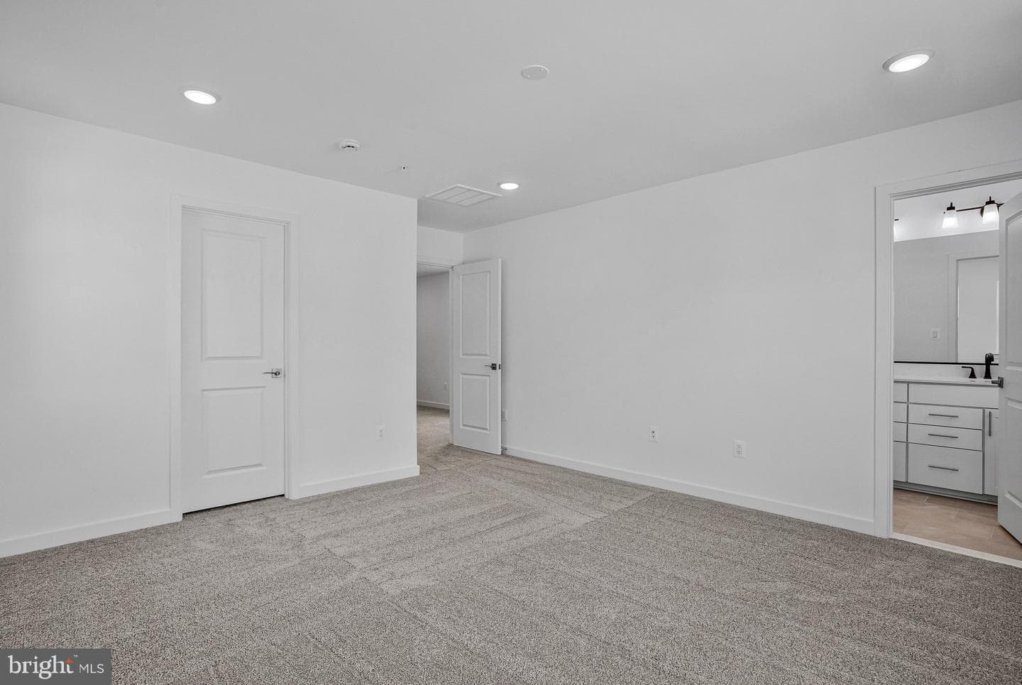 5723 Howard Drive photo 30
