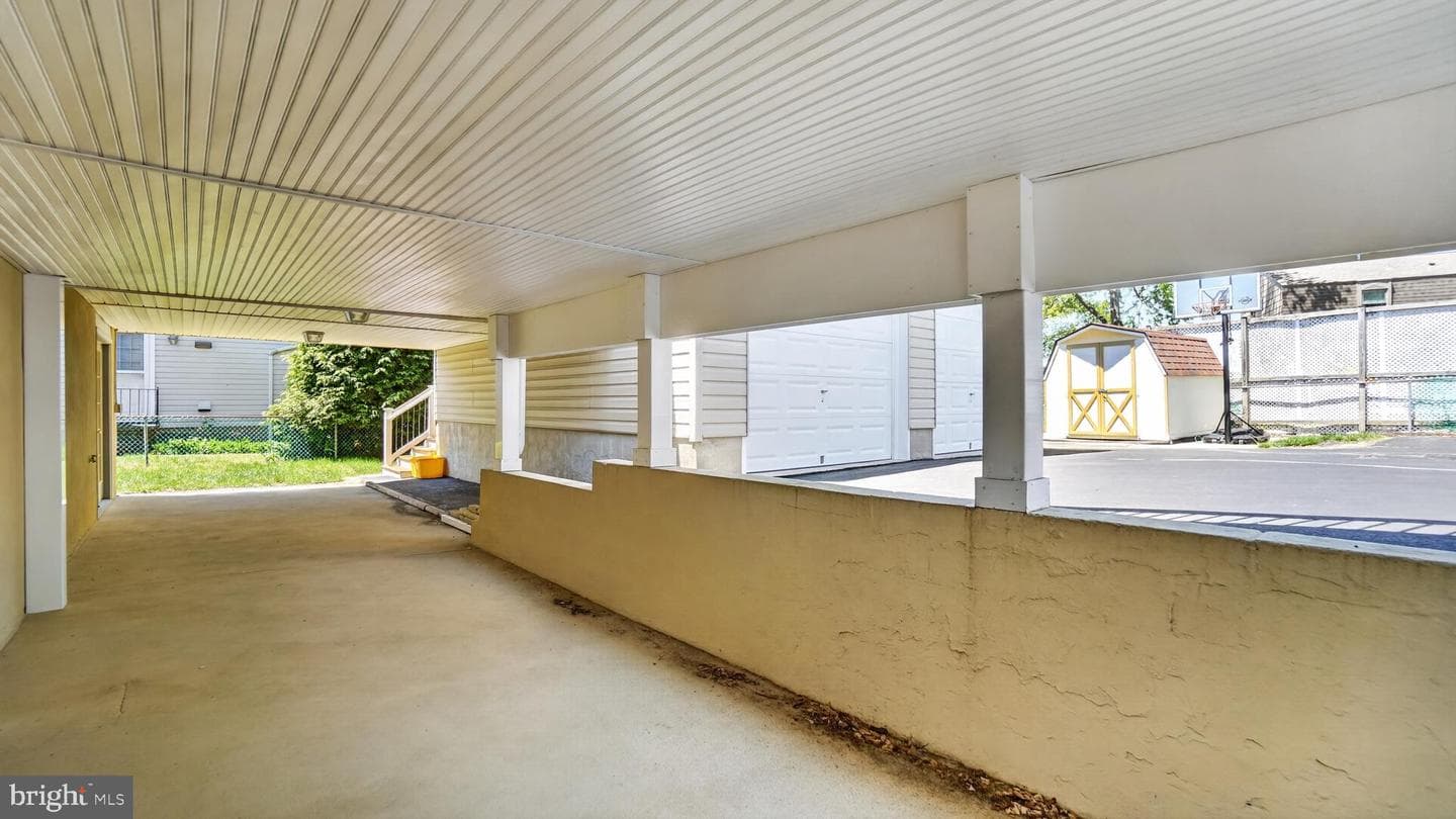 306 Shetlands Lane photo 11