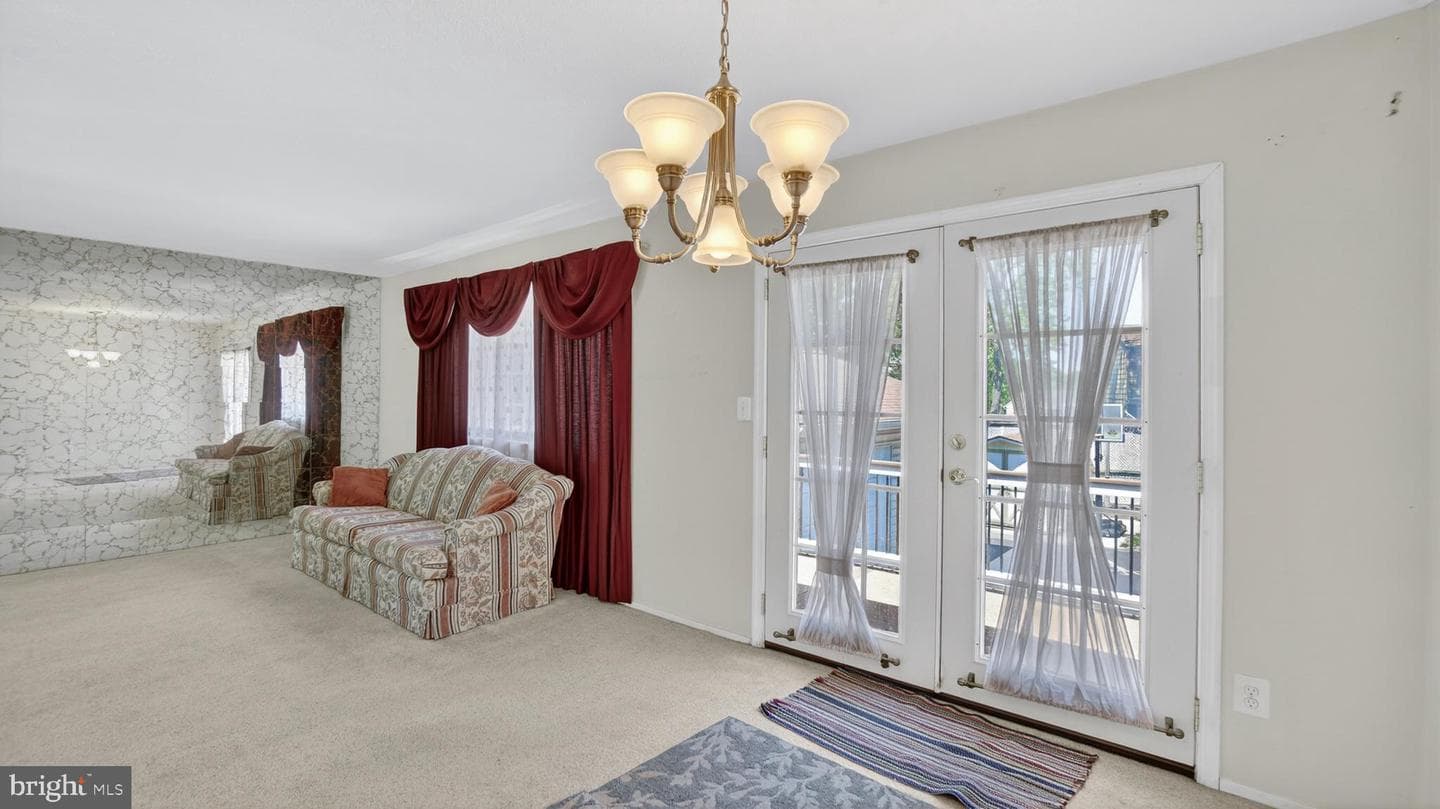 306 Shetlands Lane photo 17