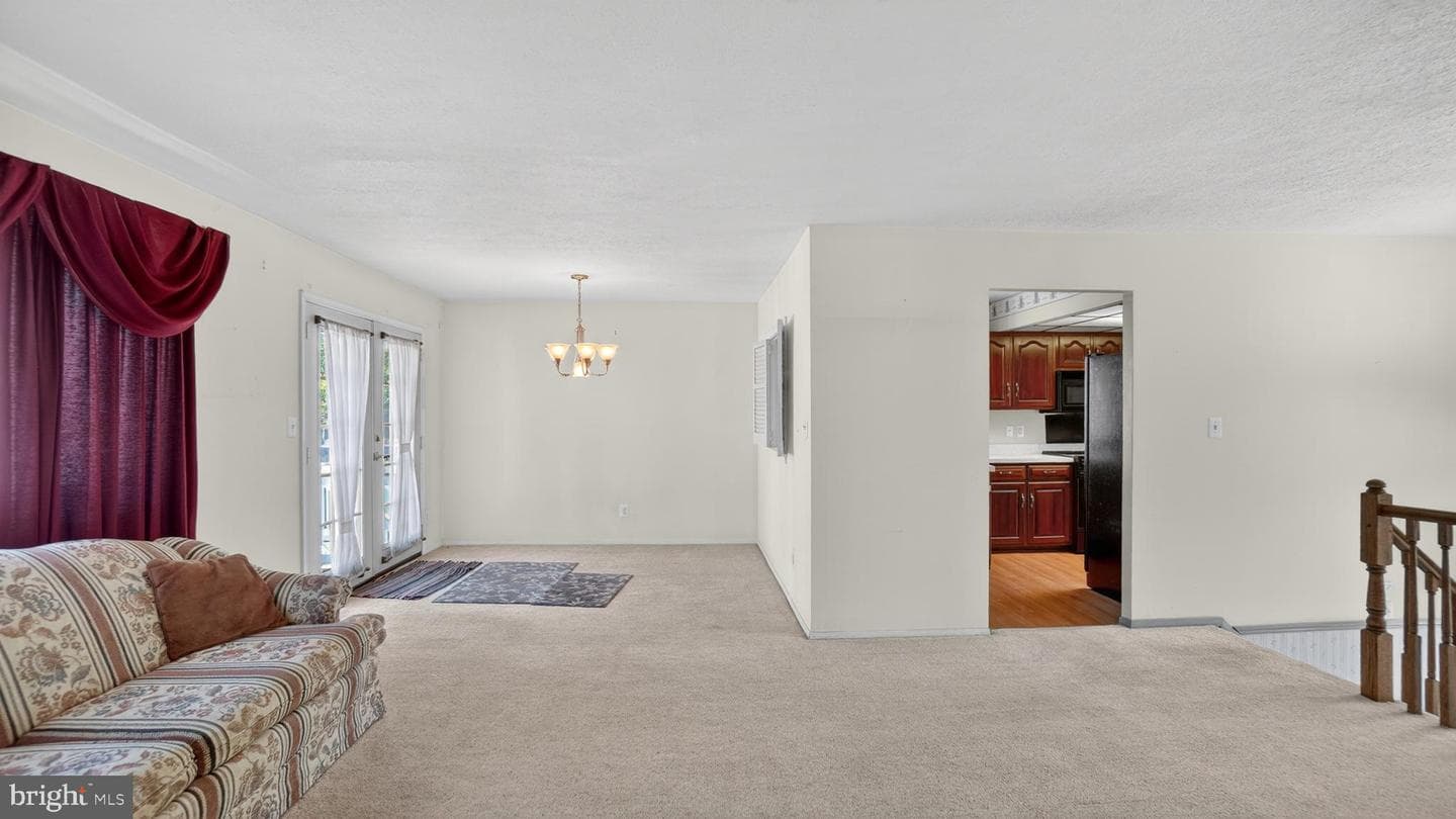 306 Shetlands Lane photo 19