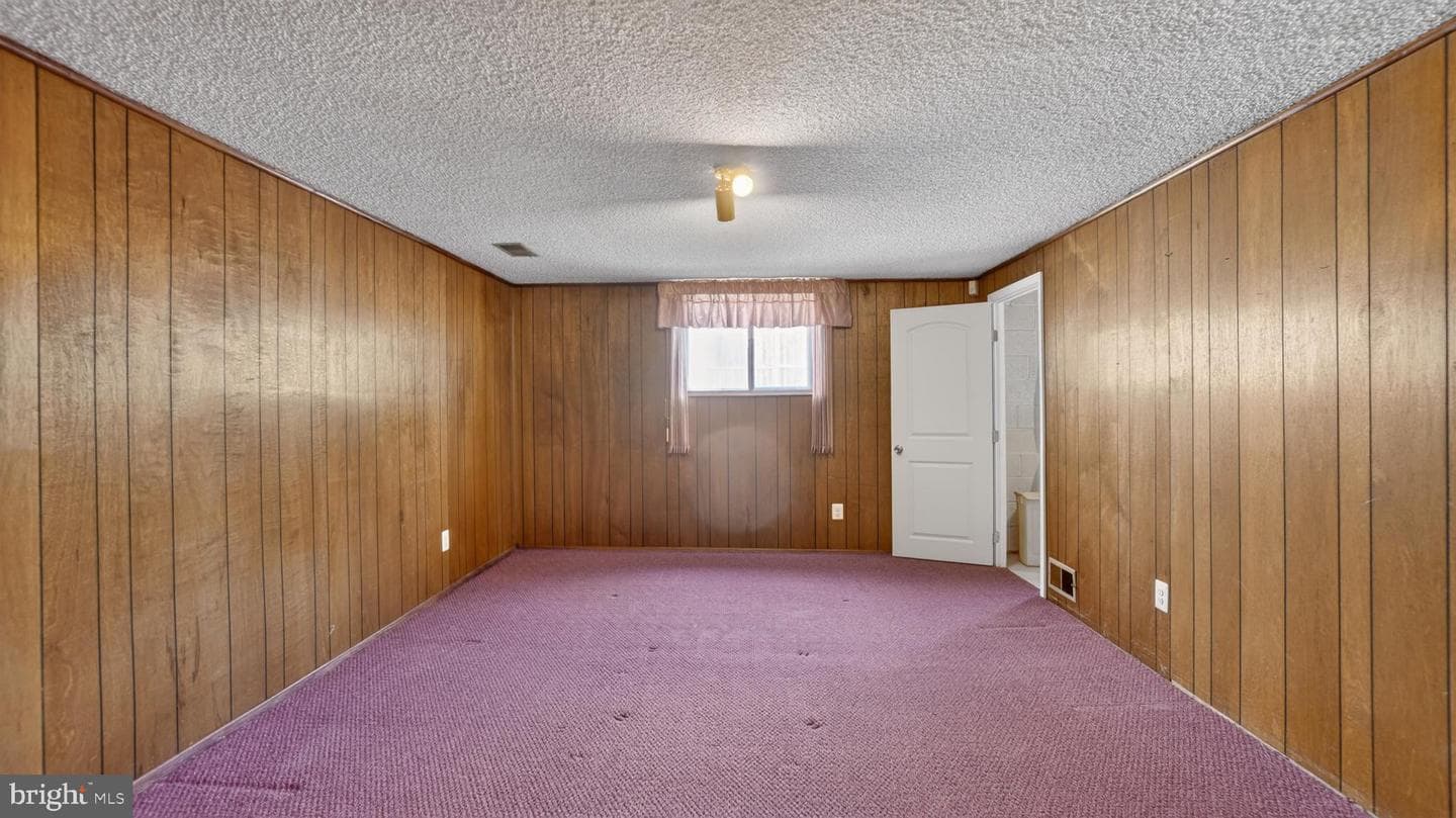 306 Shetlands Lane photo 20
