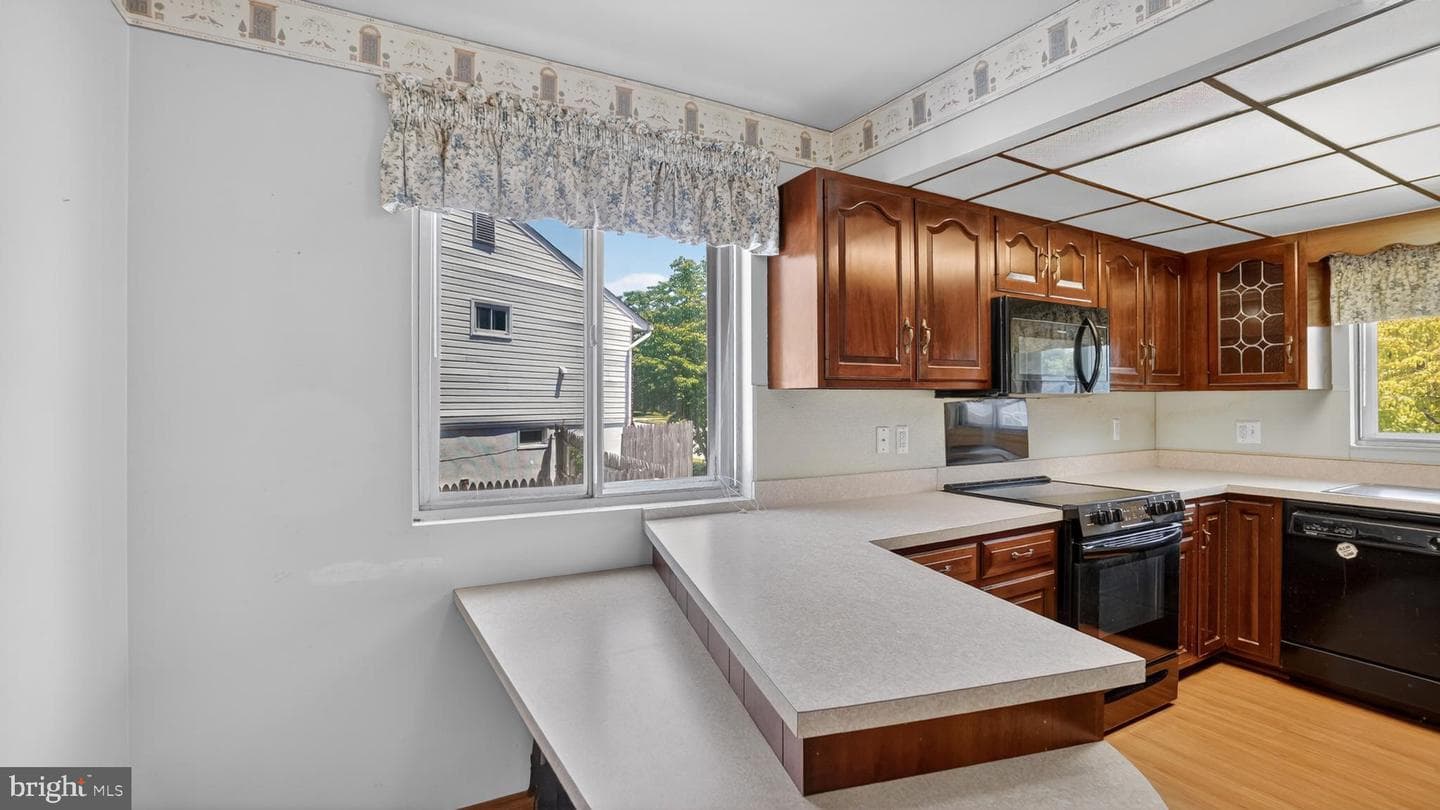 306 Shetlands Lane photo 22