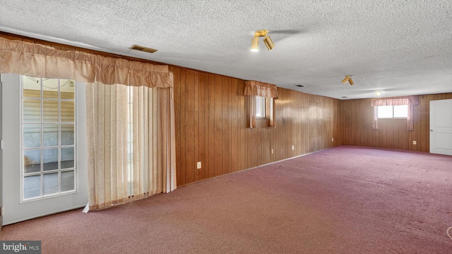 306 Shetlands Lane photo 41