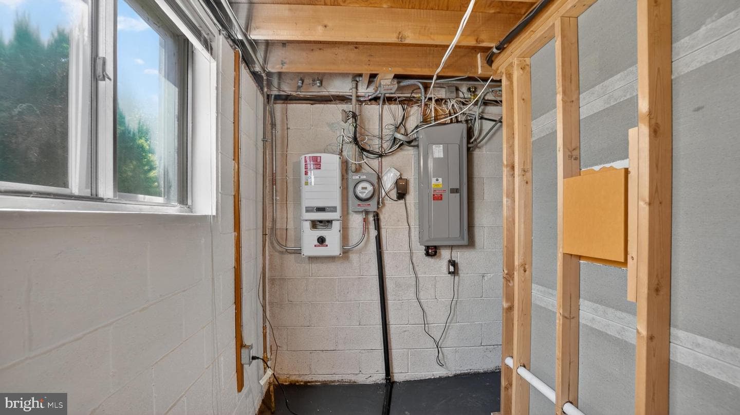 306 Shetlands Lane photo 44