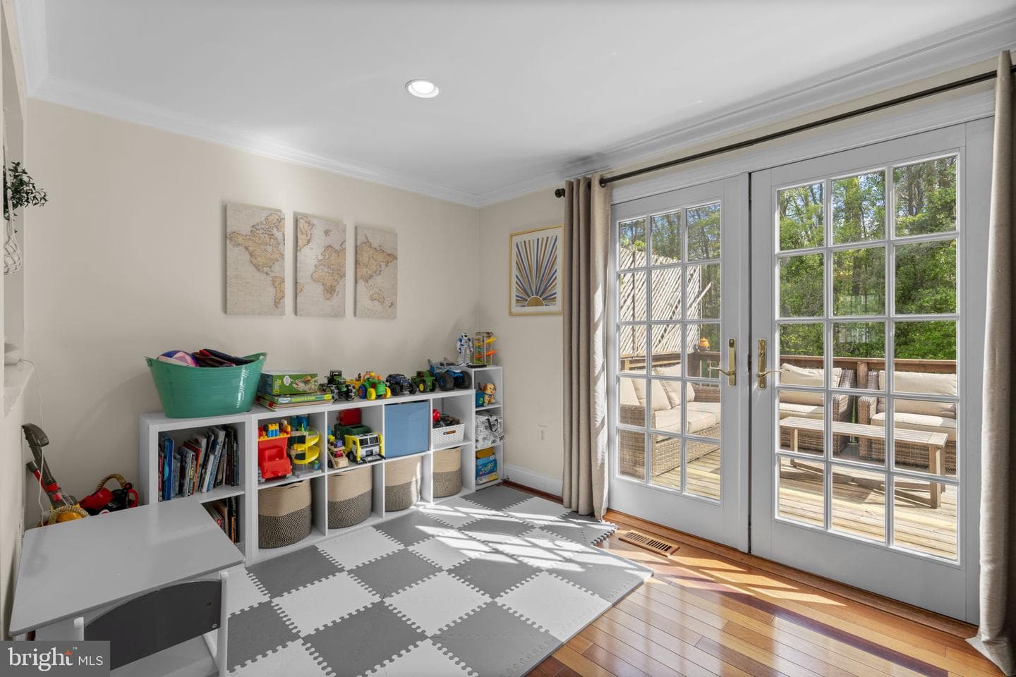751 Willowby Run photo 9