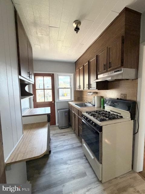 322 Arundel Road W photo 5