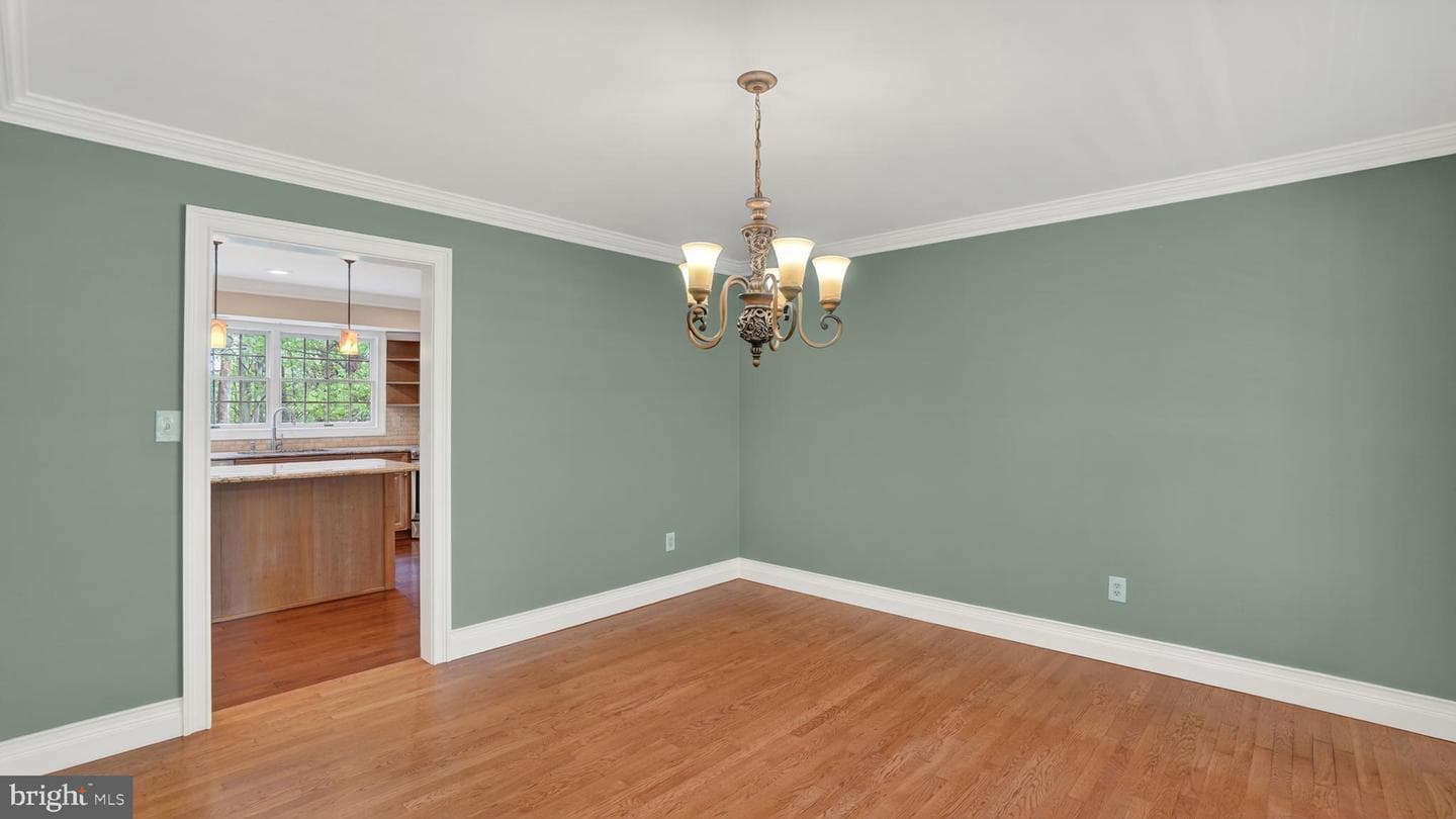 328 Greenridge Drive photo 18