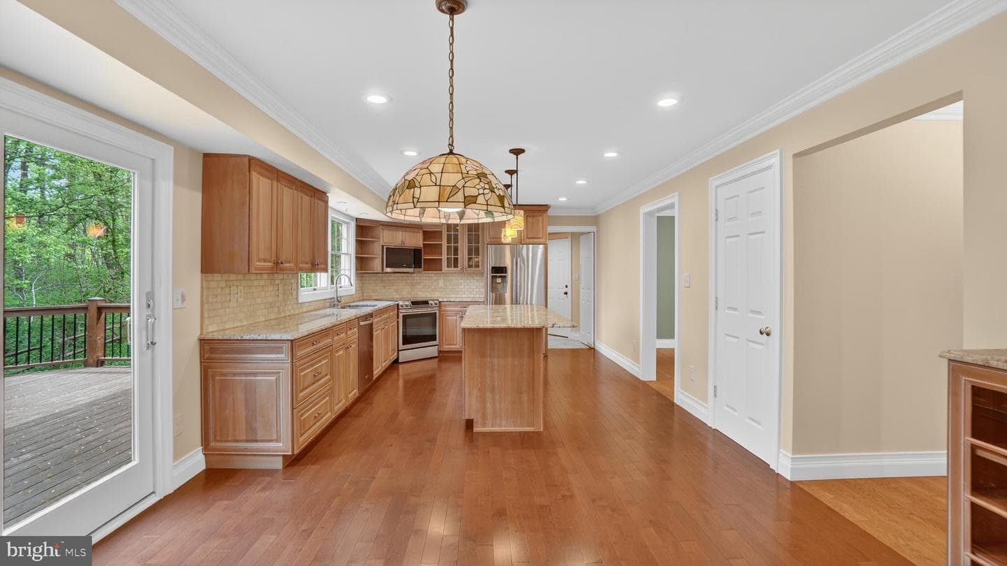 328 Greenridge Drive photo 23