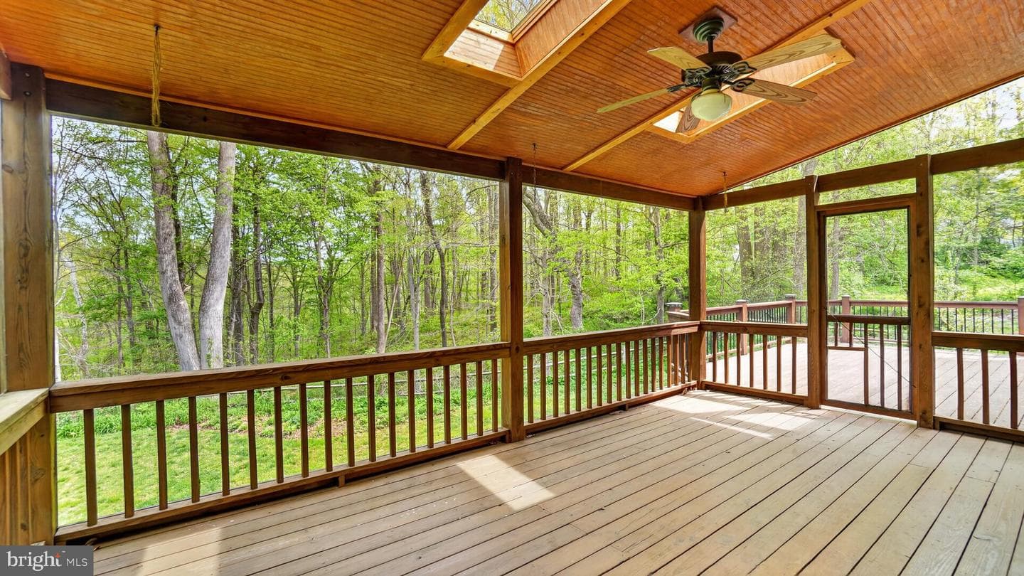 328 Greenridge Drive photo 32