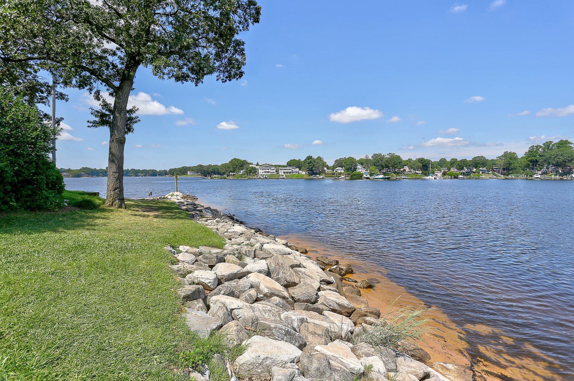 925 Mount Desert Harbour photo 17