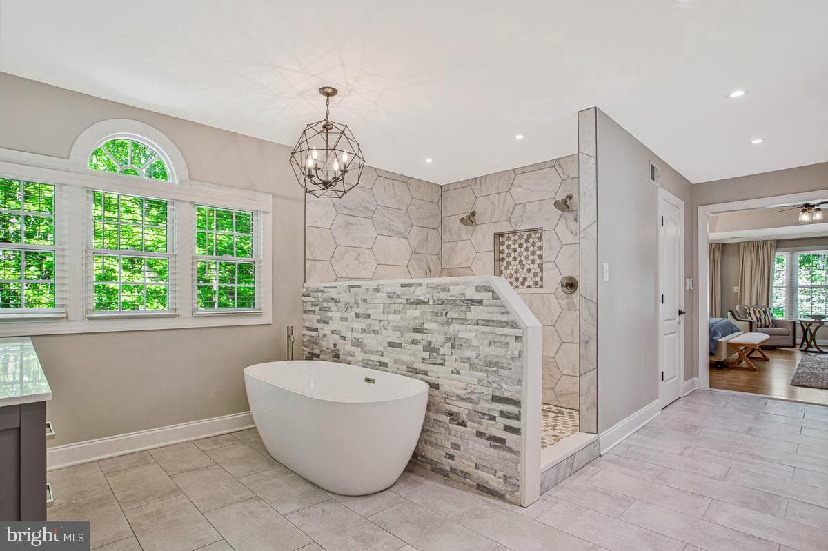 2512 Hobbits Lane photo 3