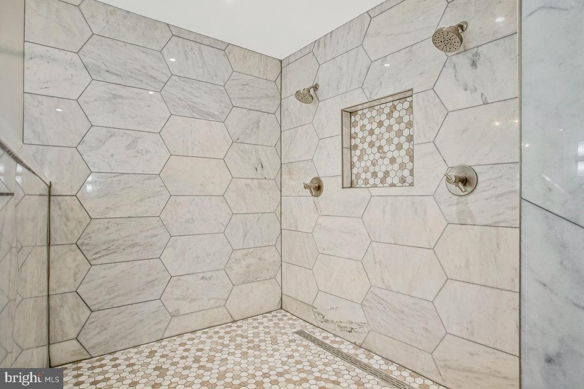 2512 Hobbits Lane photo 30