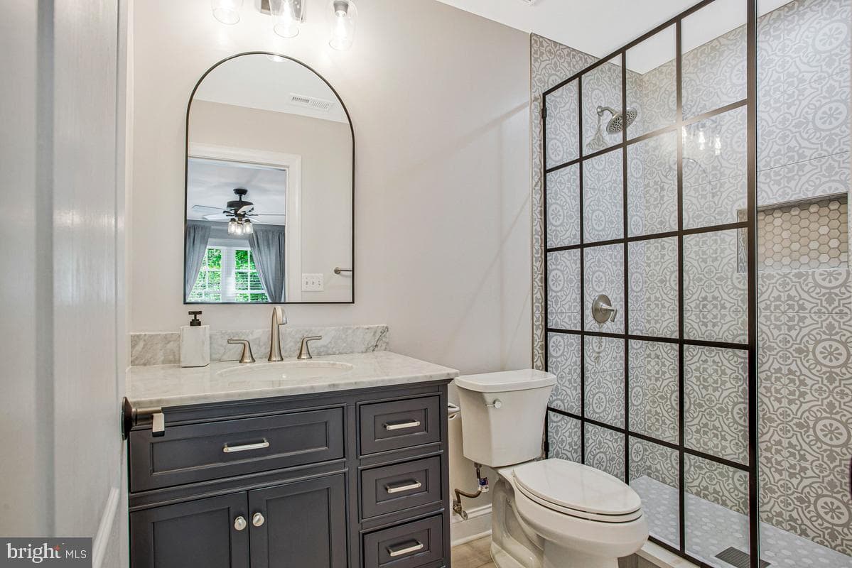 2512 Hobbits Lane photo 36