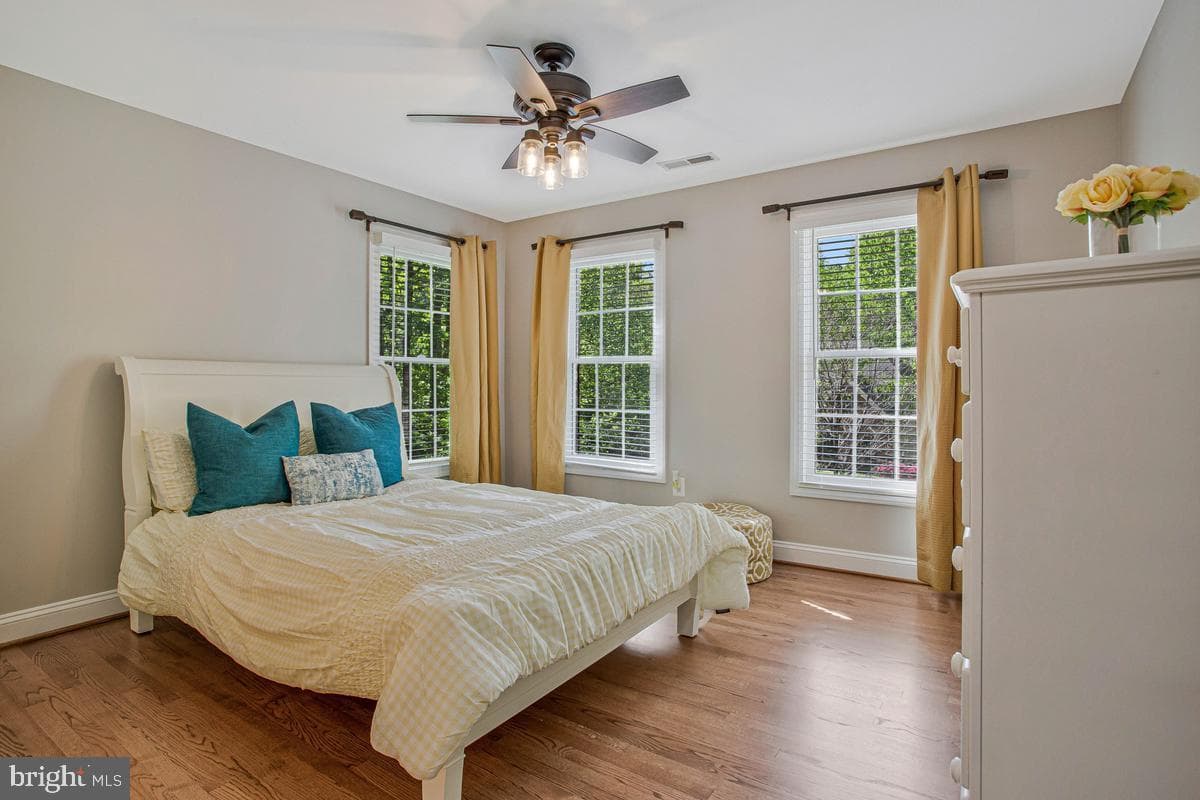 2512 Hobbits Lane photo 39