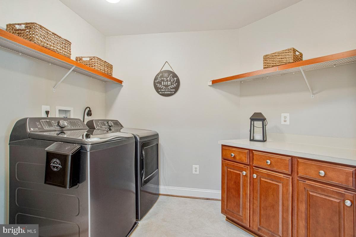 2512 Hobbits Lane photo 44
