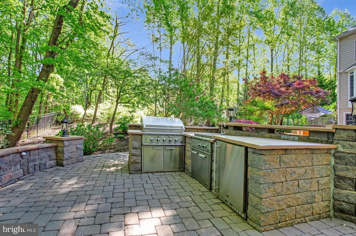 2512 Hobbits Lane photo 57