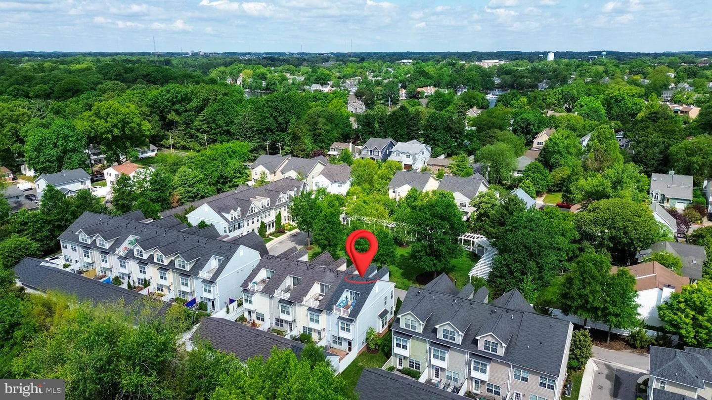 19 Boucher Place photo 47