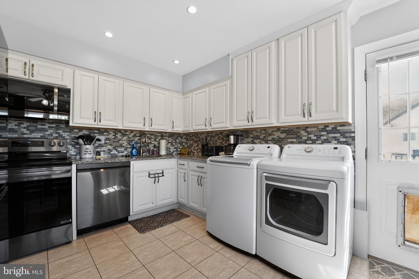 1090 Notley Court photo 7