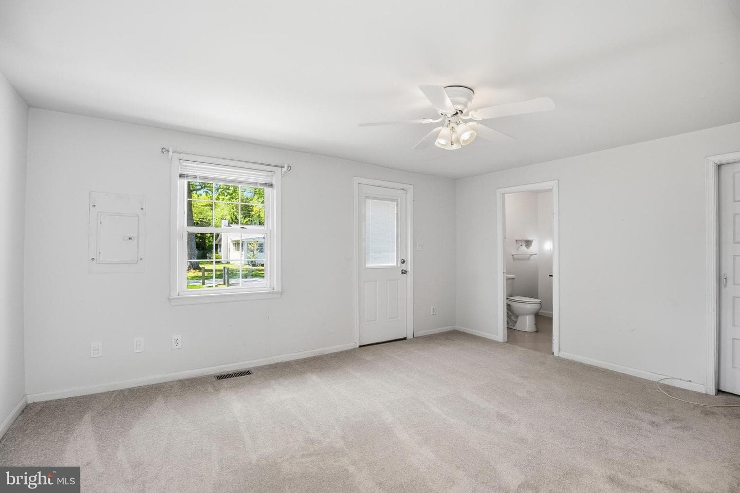 890 Linden Avenue photo 21