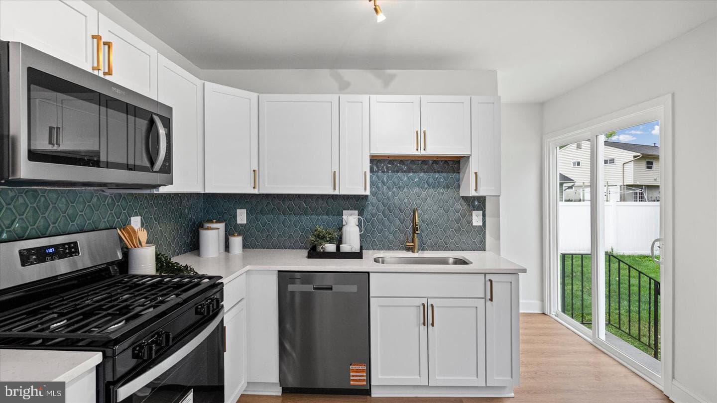 7956 Oakwood Road photo 16