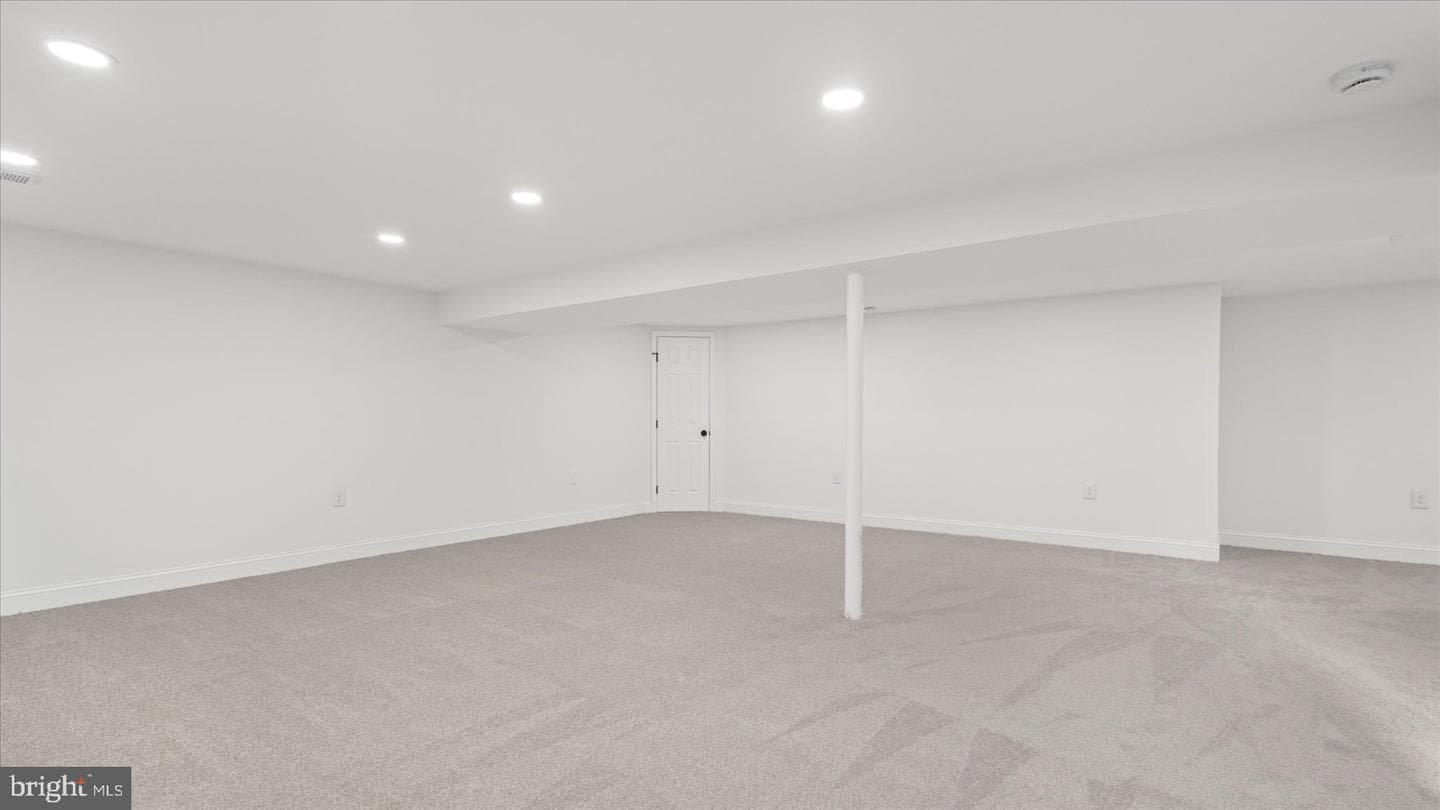 7956 Oakwood Road photo 29