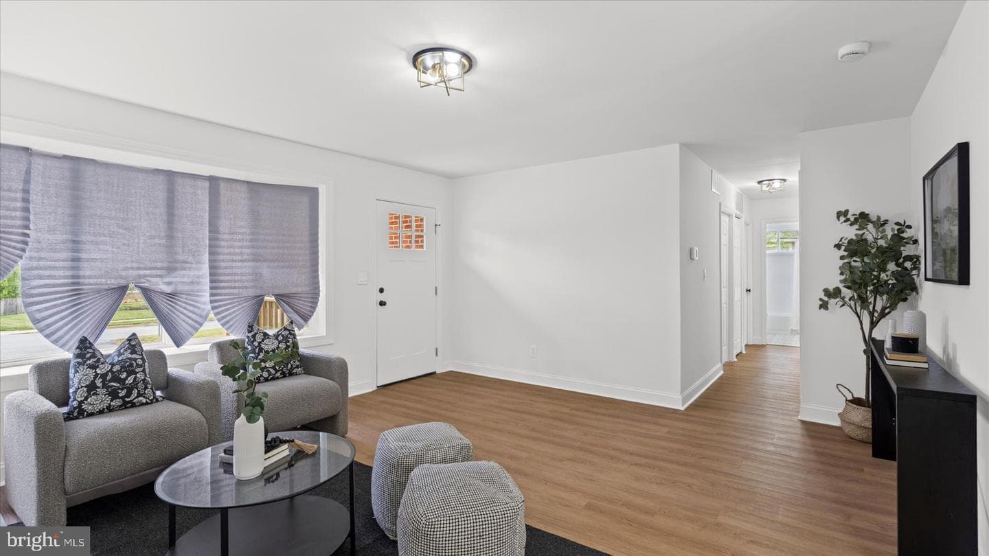 7956 Oakwood Road photo 7