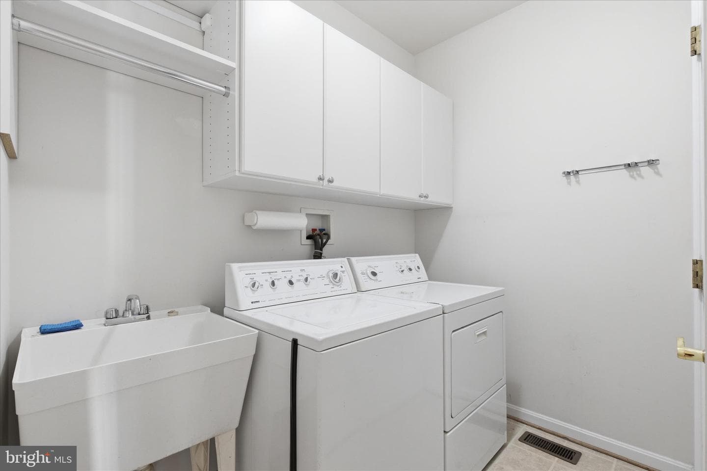 1215 Destiny Circle photo 19
