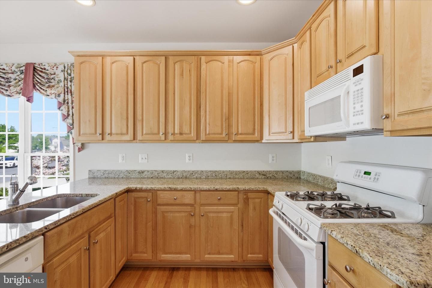 1215 Destiny Circle photo 9
