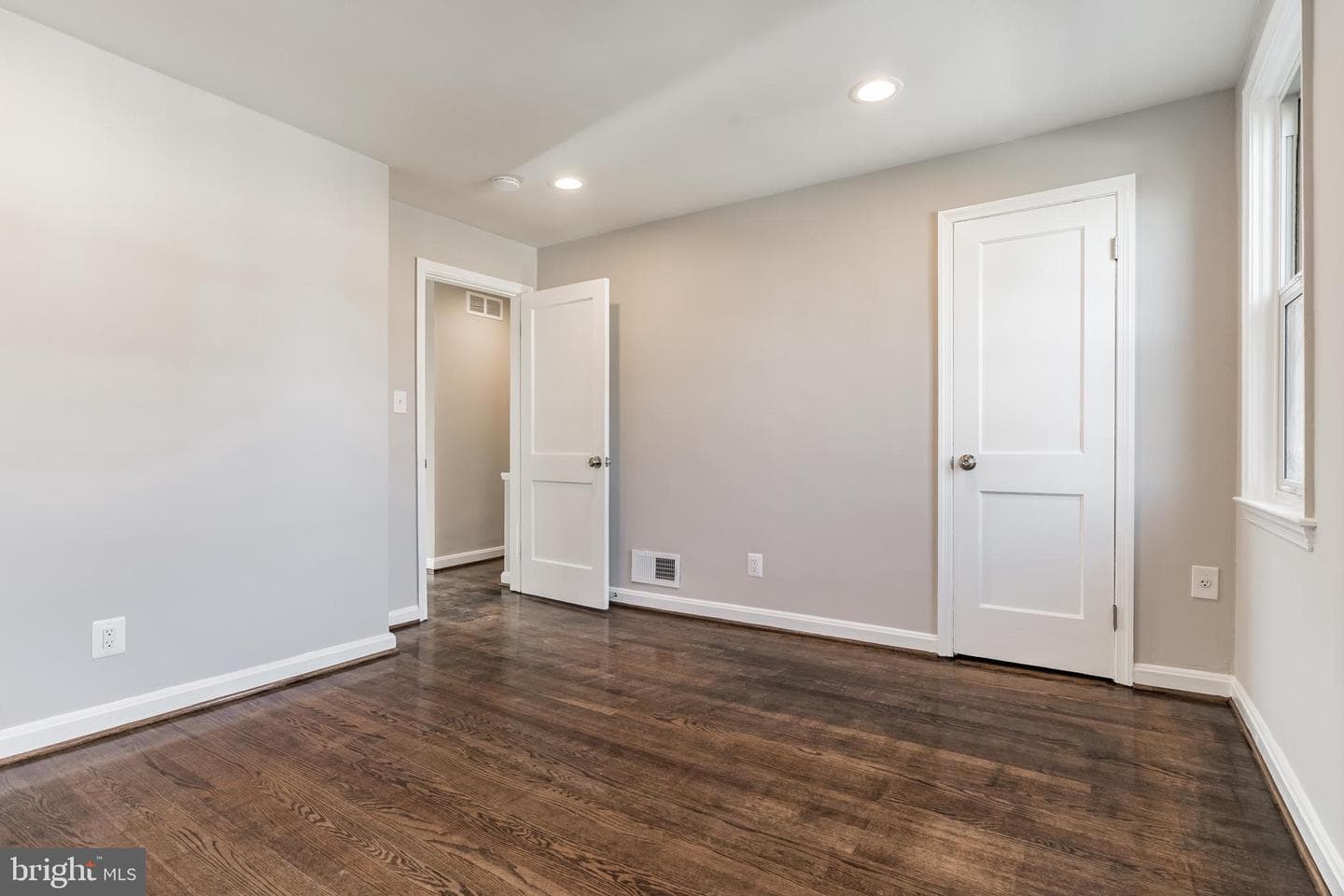 413 Rogers Avenue photo 24