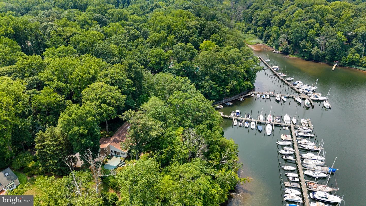 500 Sara Drive, Annapolis