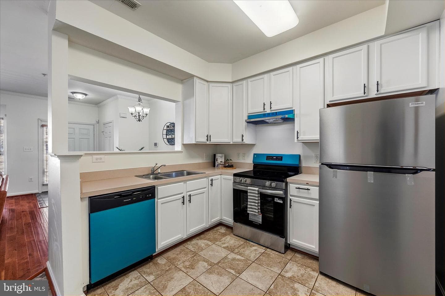 1929 Gardenia Court photo 12