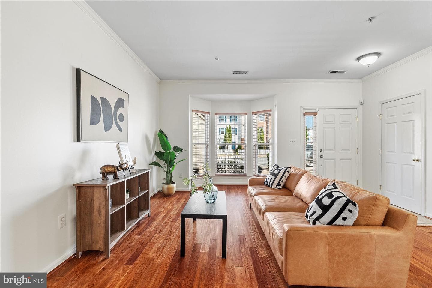 1929 Gardenia Court photo 2