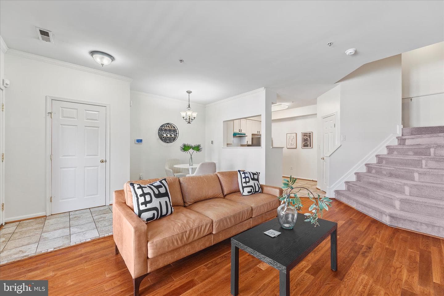 1929 Gardenia Court photo 7