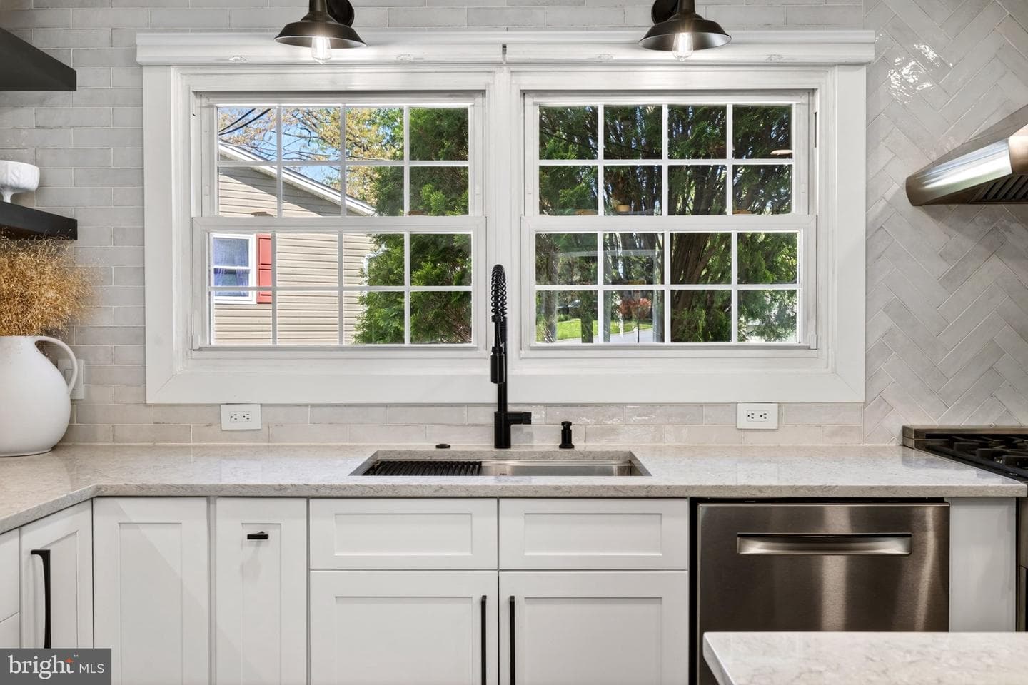 300 White Plains Court photo 16