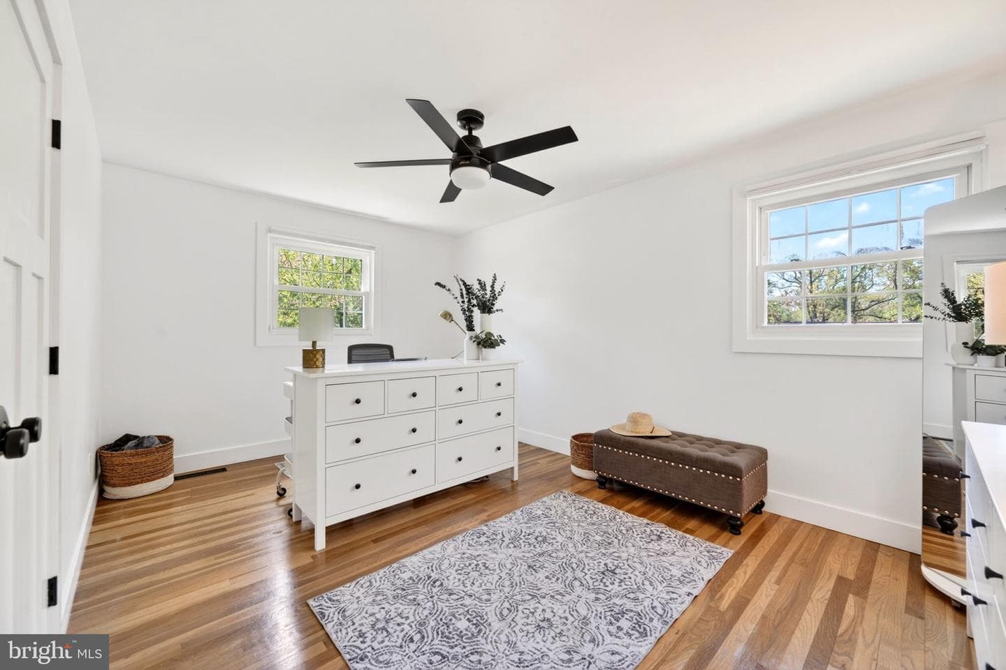 300 White Plains Court photo 36
